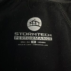 Medium storm tech running jacket.